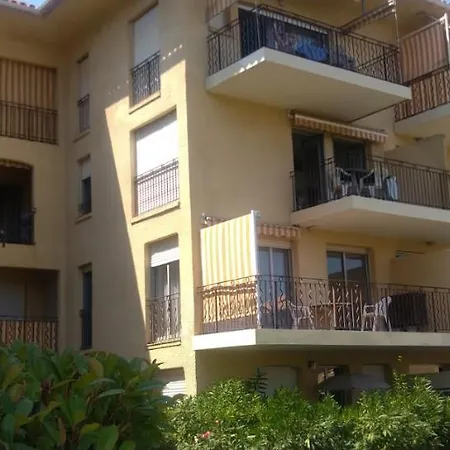 Eden Parc Yourhosthelper * Σαιν-Τροπέ